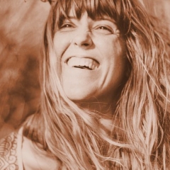 fiona_caitlin_bringmann_breath-work_flow-vinyasa-849x450